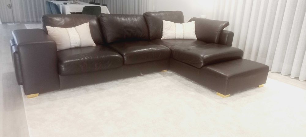 Sofá com chaise long