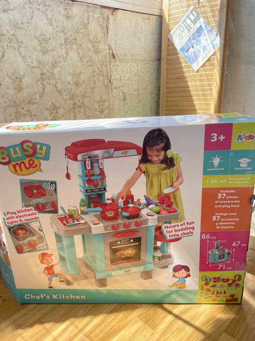 Детская кухня с коробкой