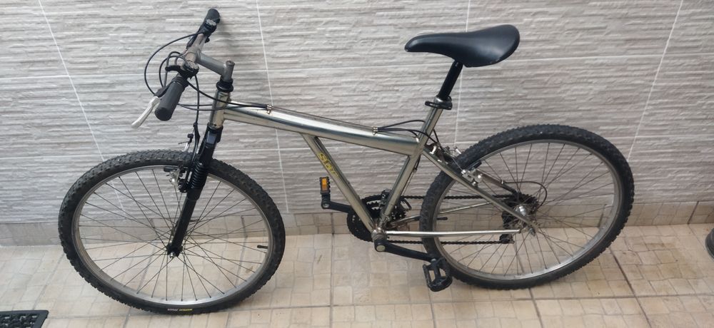 Bicicleta BTT antiga.