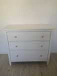 Cómoda Hemnes c/puxadores