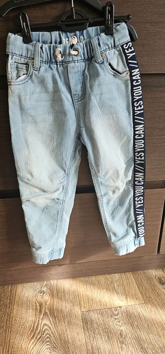 Детские джинсы р. 104