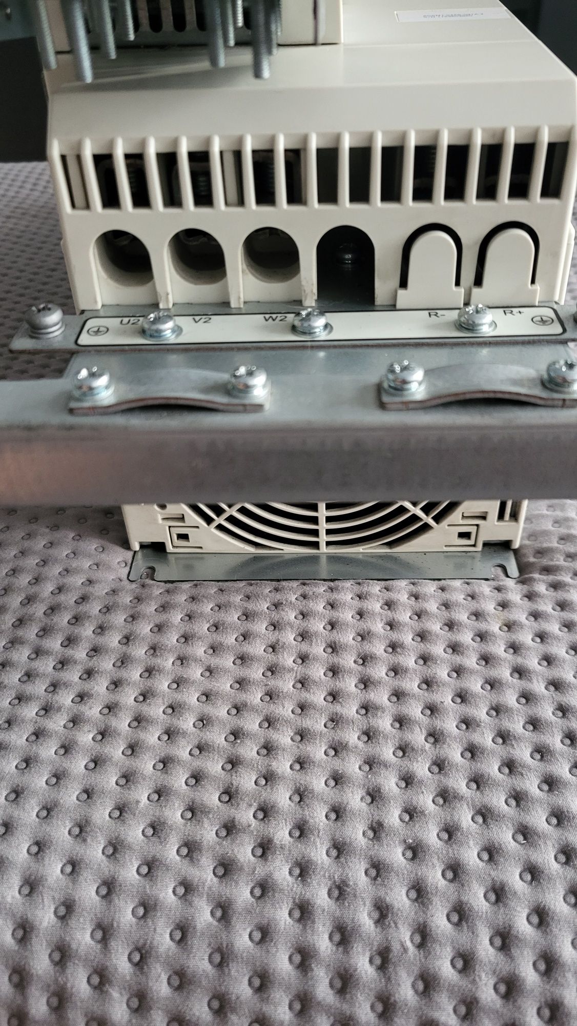 Falownik ABB ACSM1-04AS-031A-4-+K473+L516