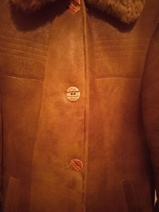 Продам женскую натуральную дублёнку