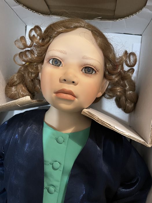 Lalka porcelanowa Orange Hariet 93 cm certyfikat.