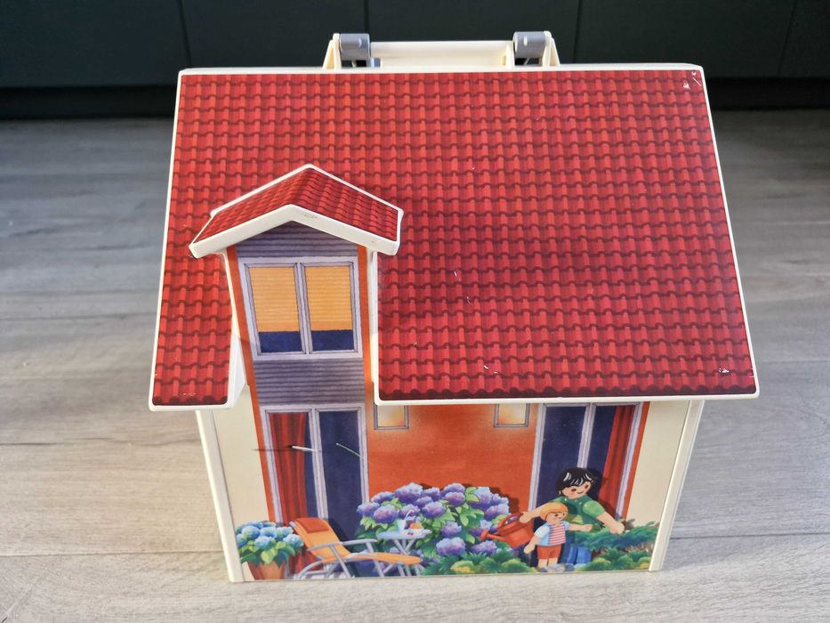 Domek przenośny Play Mobil + mebelki