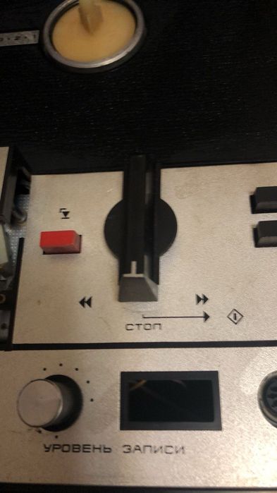 Магнітофон на бабінах