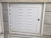 Porta em alumínio branco - arrumos exteriores