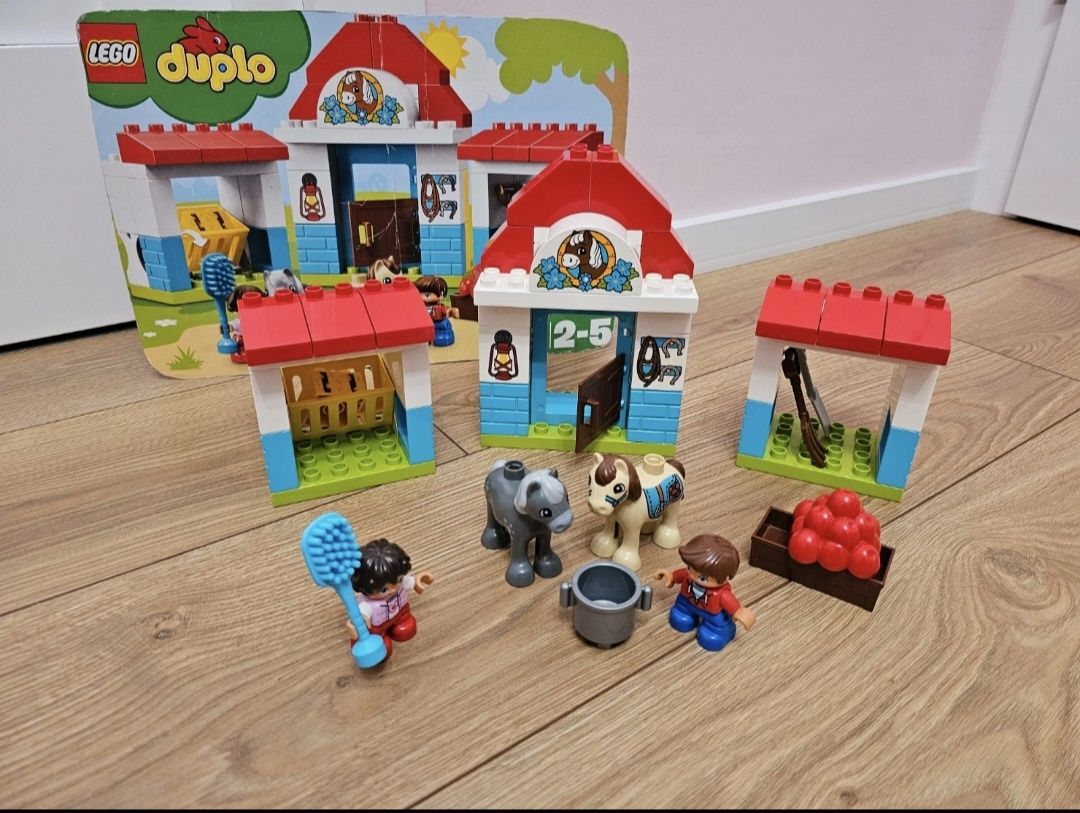 Klocki Lego Duplo Stajnia z kucykami 10868