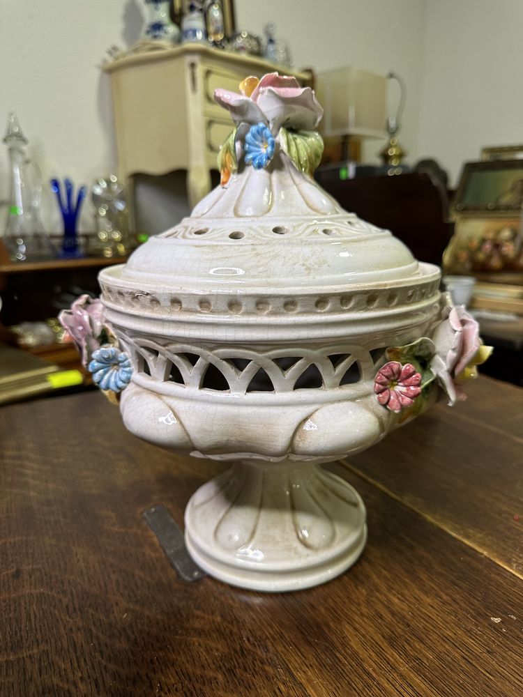 Antyk waza ceramika z przykrywką miska na nodze dekoracja kwiaty 487