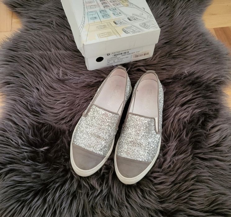 37 trampki półbuty cekiny Carinii srebrne białe 24 cm