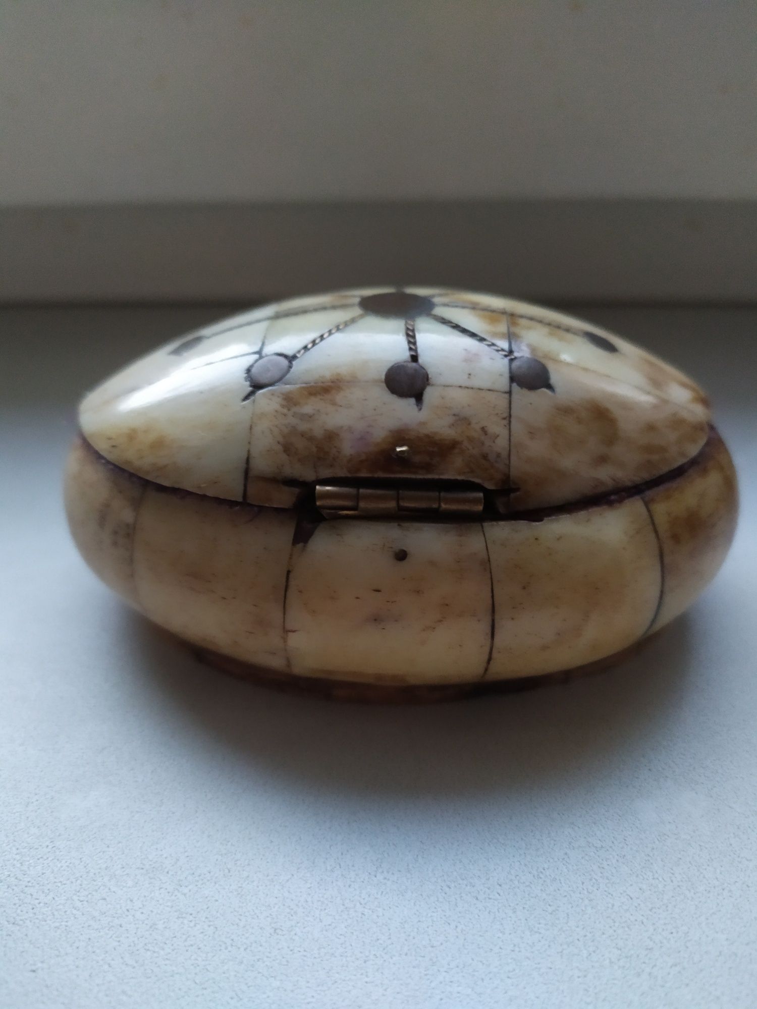 Шкатулка из кости
