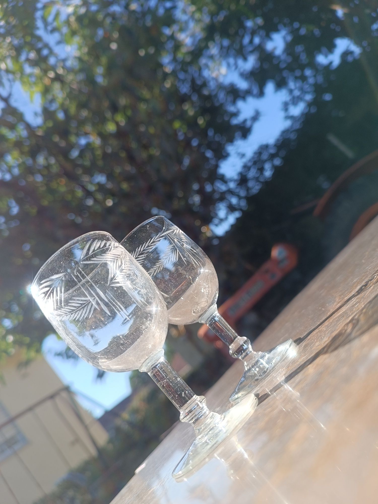 Dois copos de pé, vintage