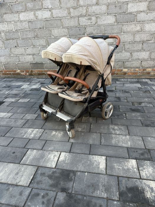 Продам дитячу коляску для двійні !