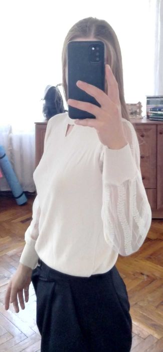 Кофта з прозорими рукавами