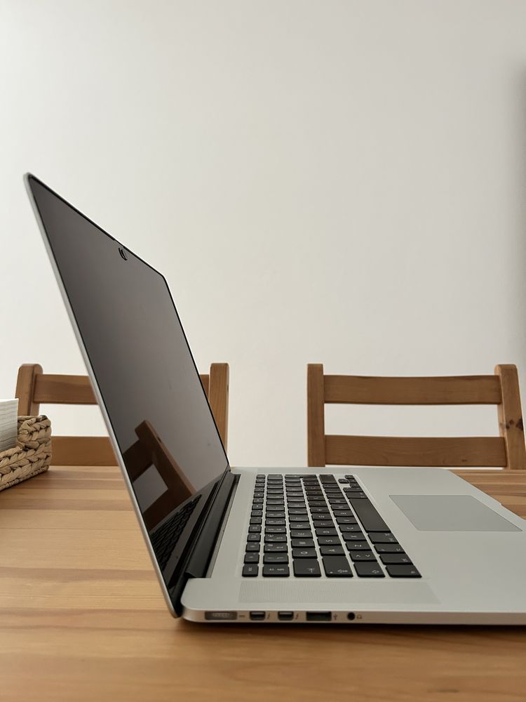 MacBook Pro 15” (2013) – 256GB SSD / 16GB RAM