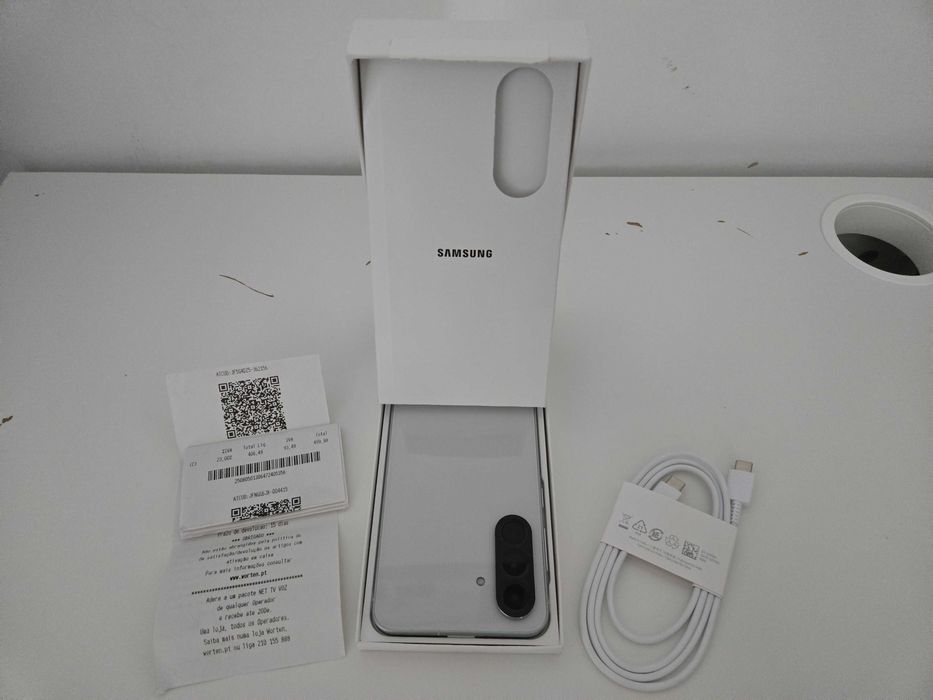Samsung Galaxy A56 5G/256 GB/ Branco/ Como Novo
