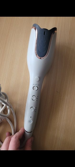 Стайлер Philips BHB878