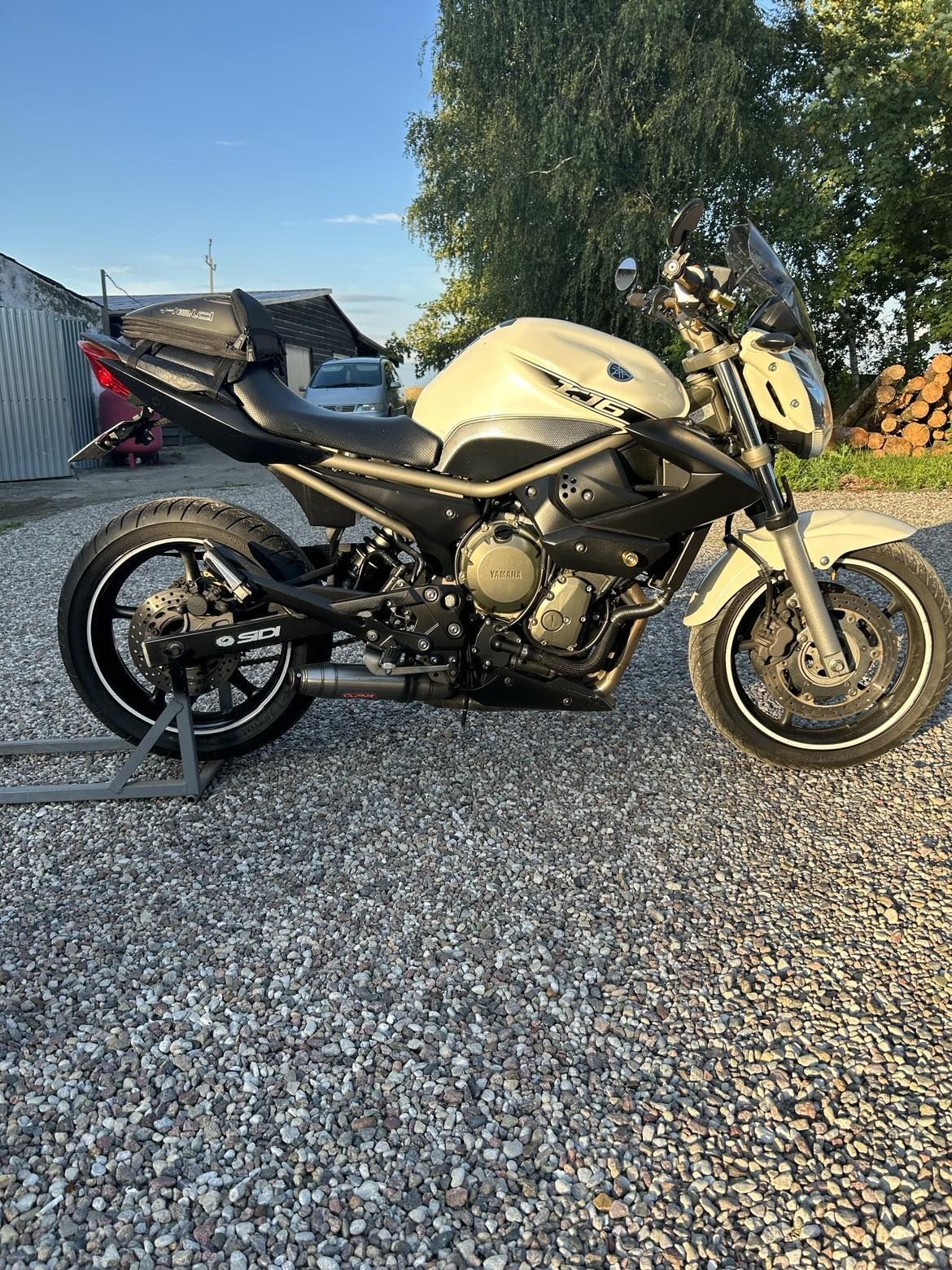 YAMAHA XJ6 2010r.