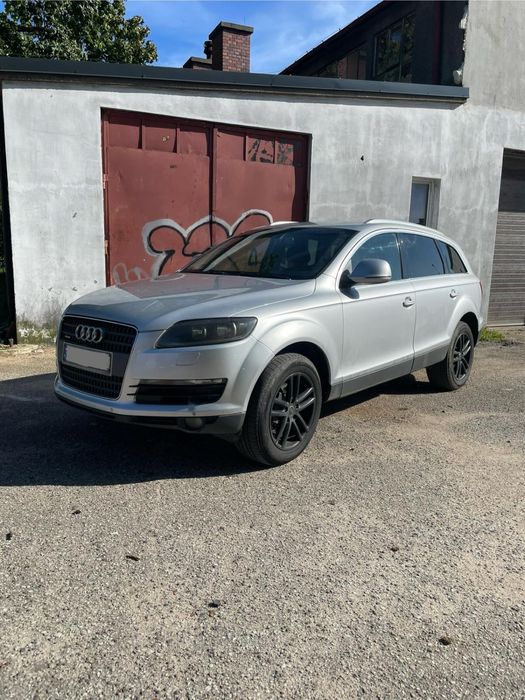 Audi q7 3.0 7osobowe