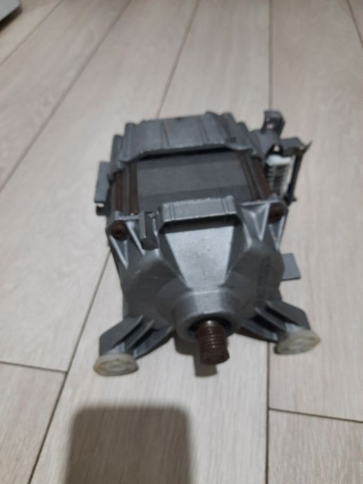 Silnik napędowy do pralki Bosch 
766,00 zł
+12,99 zł za wysy