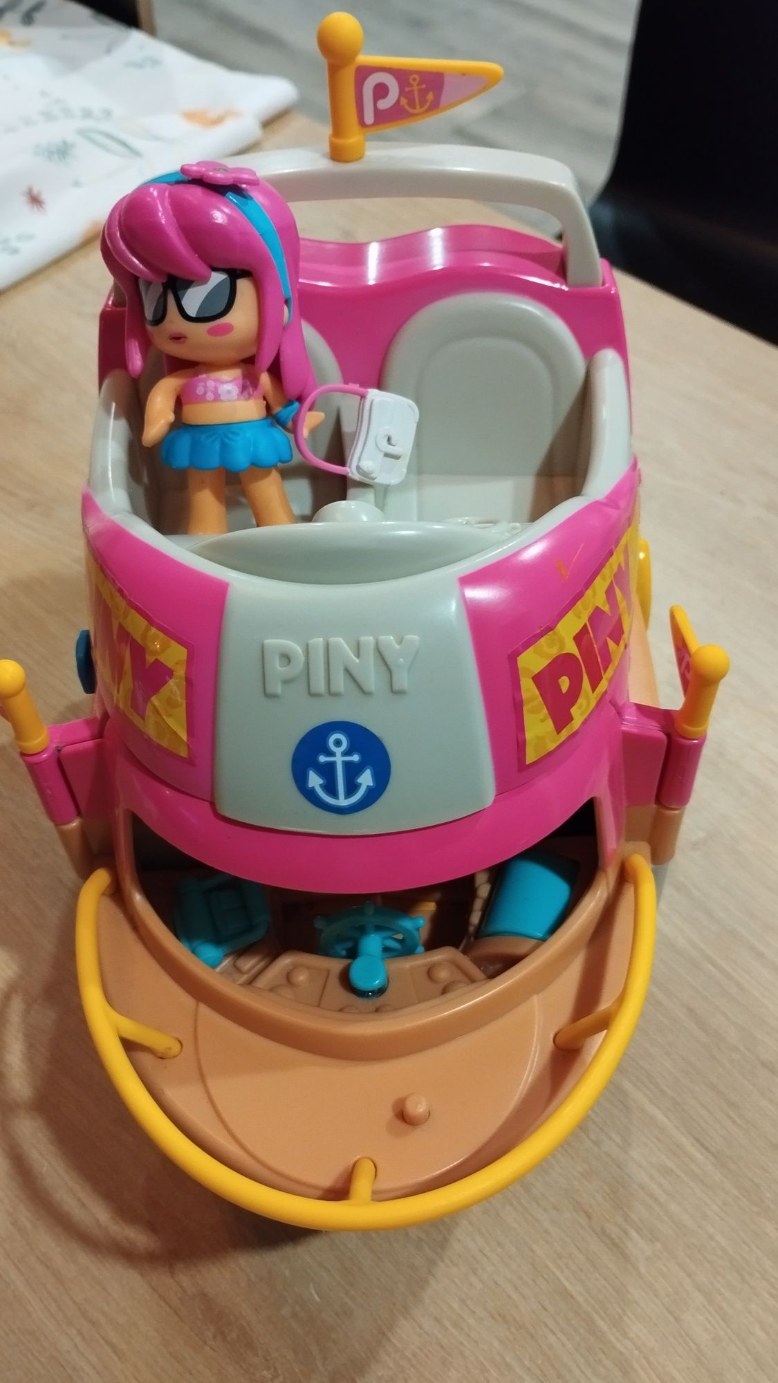 Pinypon barco impecável