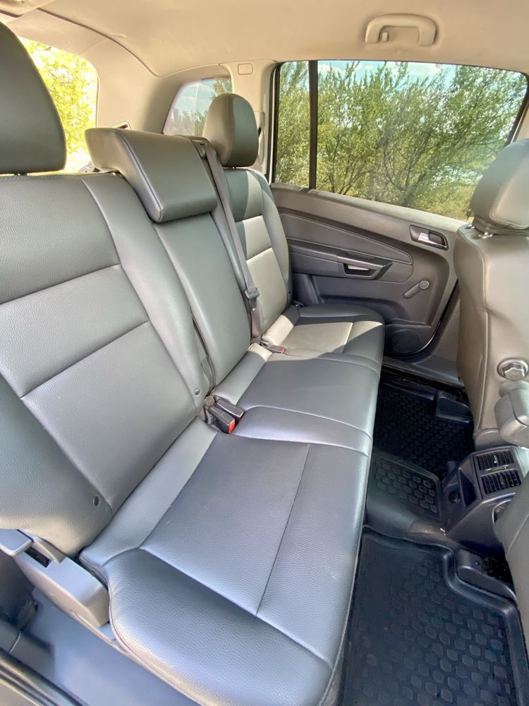 Продам автомобіль opel zafira 2011 1.6 CNG