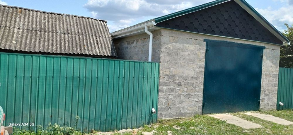 Продам будинок в смт. Чаплине