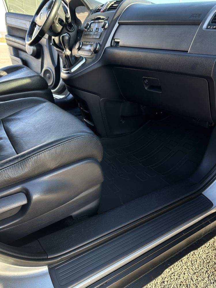Продам Honda CR-V III