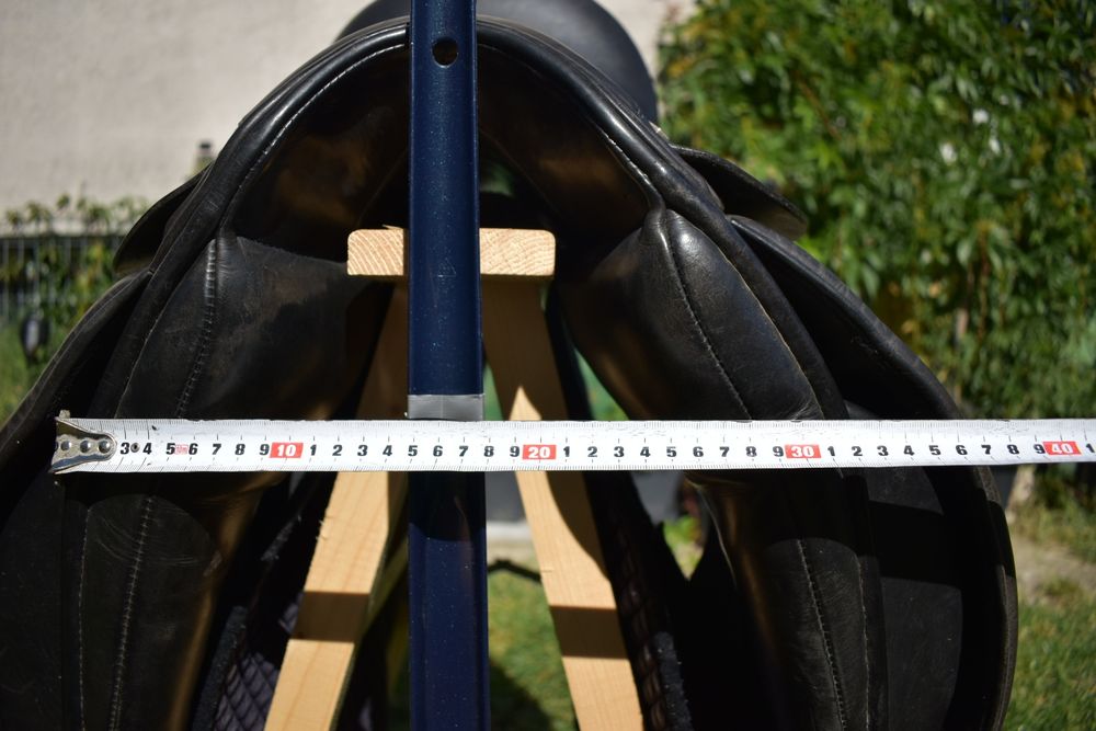 Siodło ujeżdżeniowe Barnsby 18"