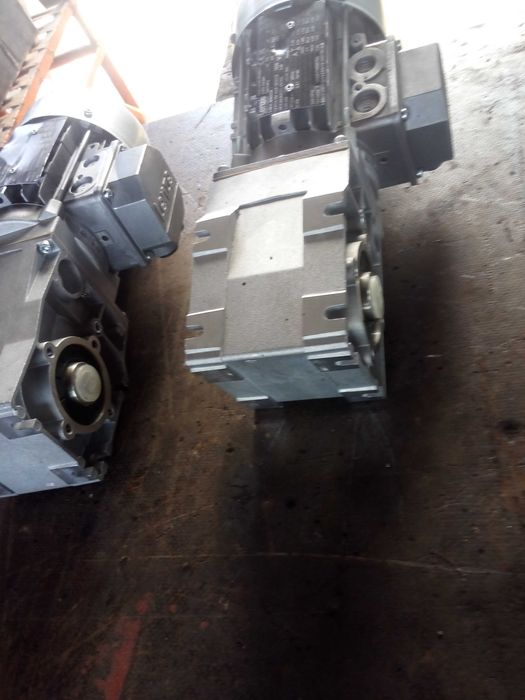 silnik z przekładnią lenze gkr03-2m nowe 2szt