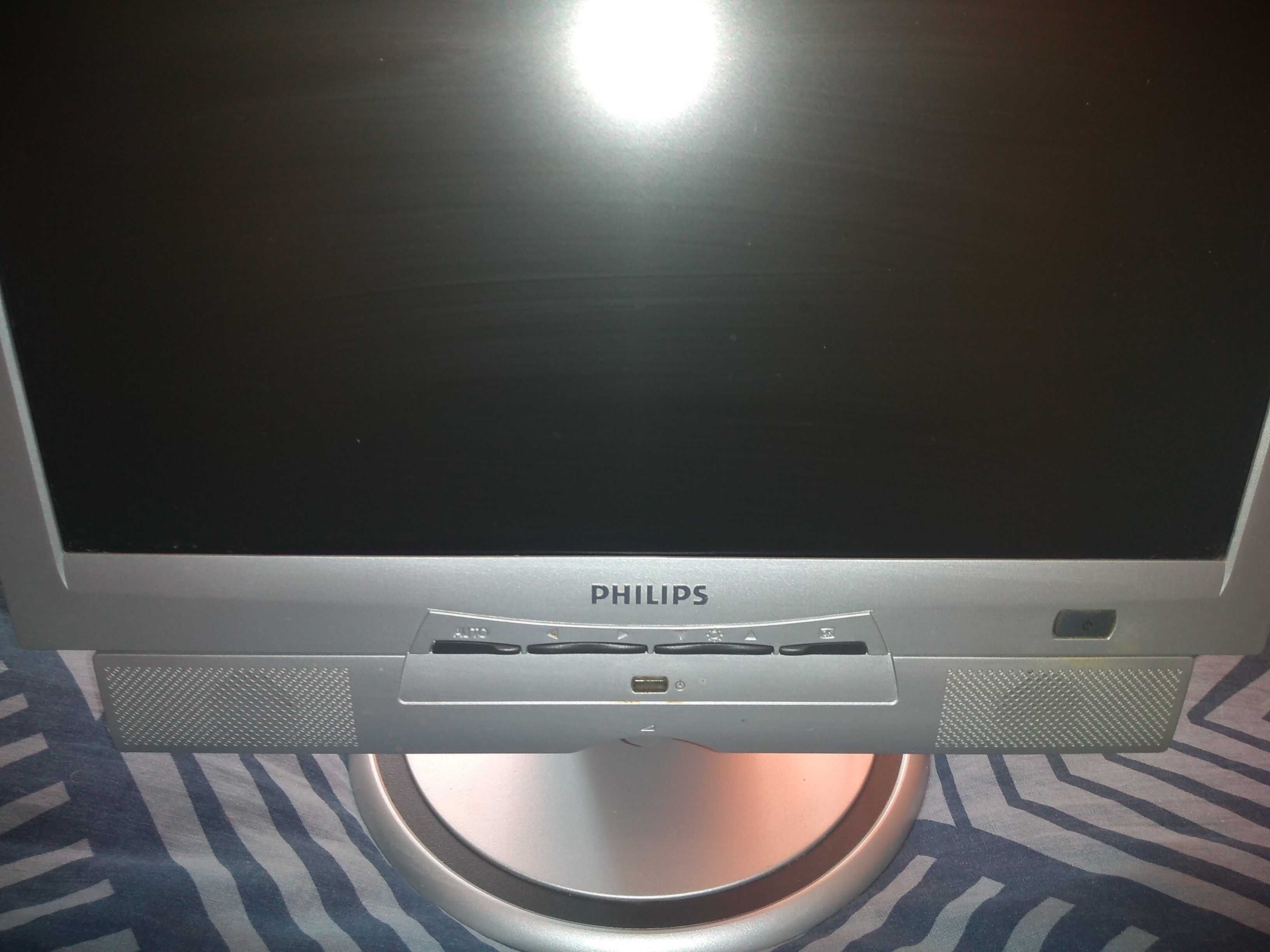 Monitor komputerowy Philips z wbudowanymi głośnikami - do wzięcia.