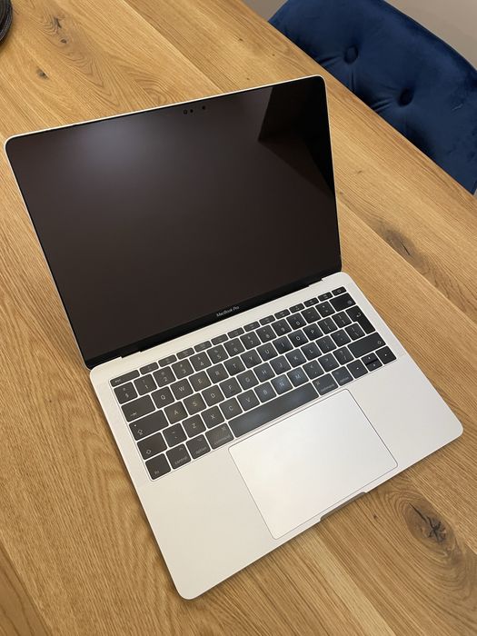 Apple MacBook Pro 13” (2017) | i5 / 8 GB RAM / 128 GB SSD |