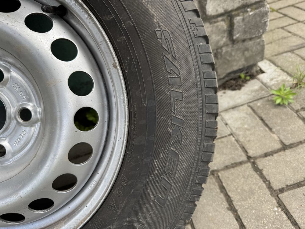 Резина зимова зимня R16 215 70 Falken