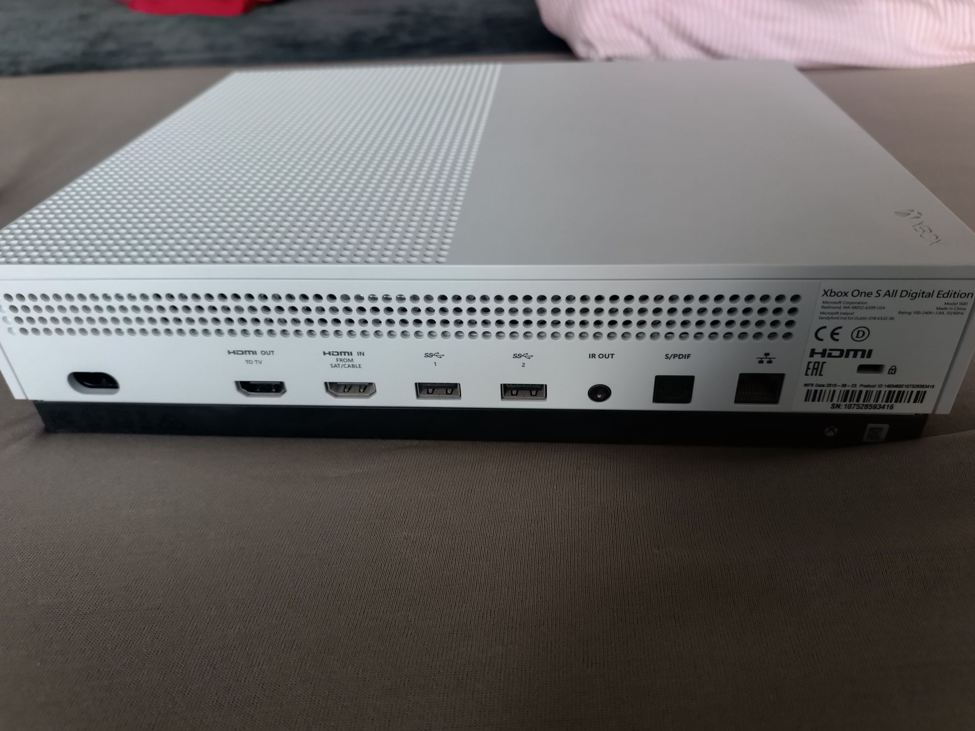 Xbox one S 1TB jak nowy