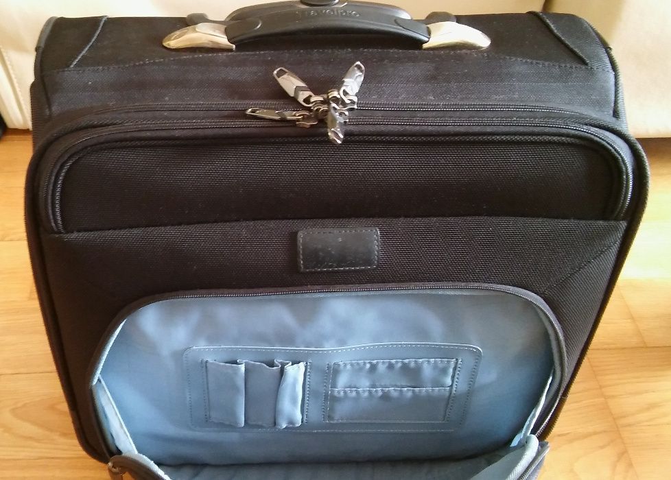 Travelpro Luggage Platinum Deluxe Rolling Tote Black