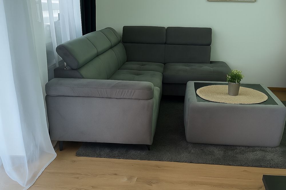 KOMPLET Narożnik z funkcją spania + stolik kawowy