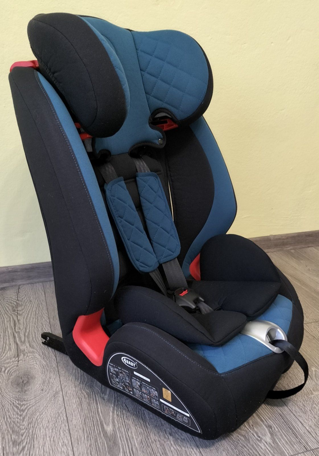 Дитяче автокрісло.  Автокресло детское от 9-36кг Isofix