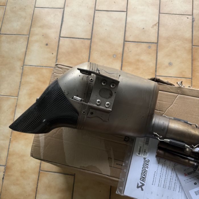 Escape Akrapovic Titanium Carbono c/ Gravação a Laser MT07 Euro4