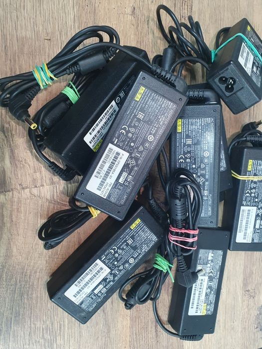 Зарядка зарядное блок питания живлення Asus Fujitsu 90w оригінал