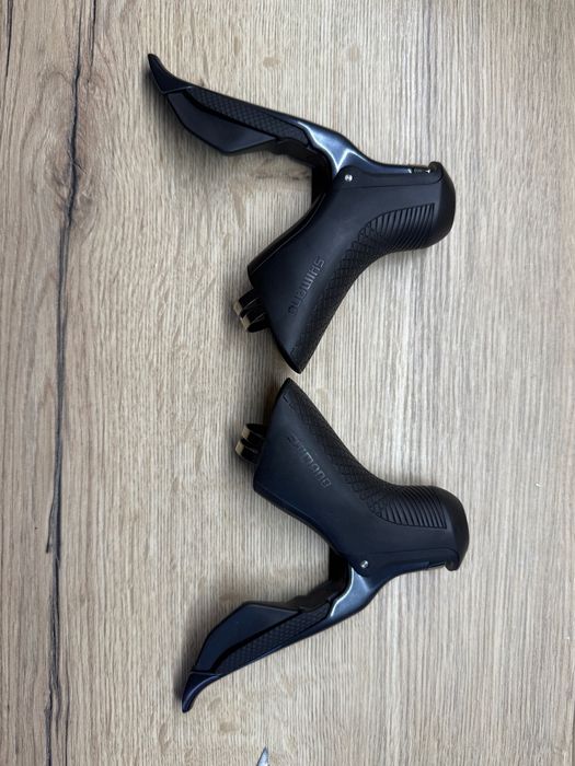 Klamkomanetki mechaniczne SHIMANO Ultegra Di2 ST-R8050