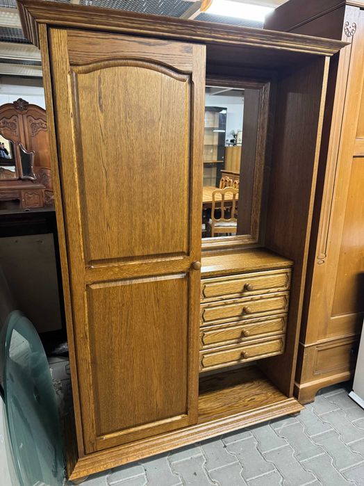 Przedpokój drewniany garderoba rustykalna szafa drewniana