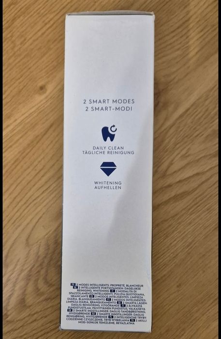 Szczoteczka magnetyczna ORAL-B iO White Clean