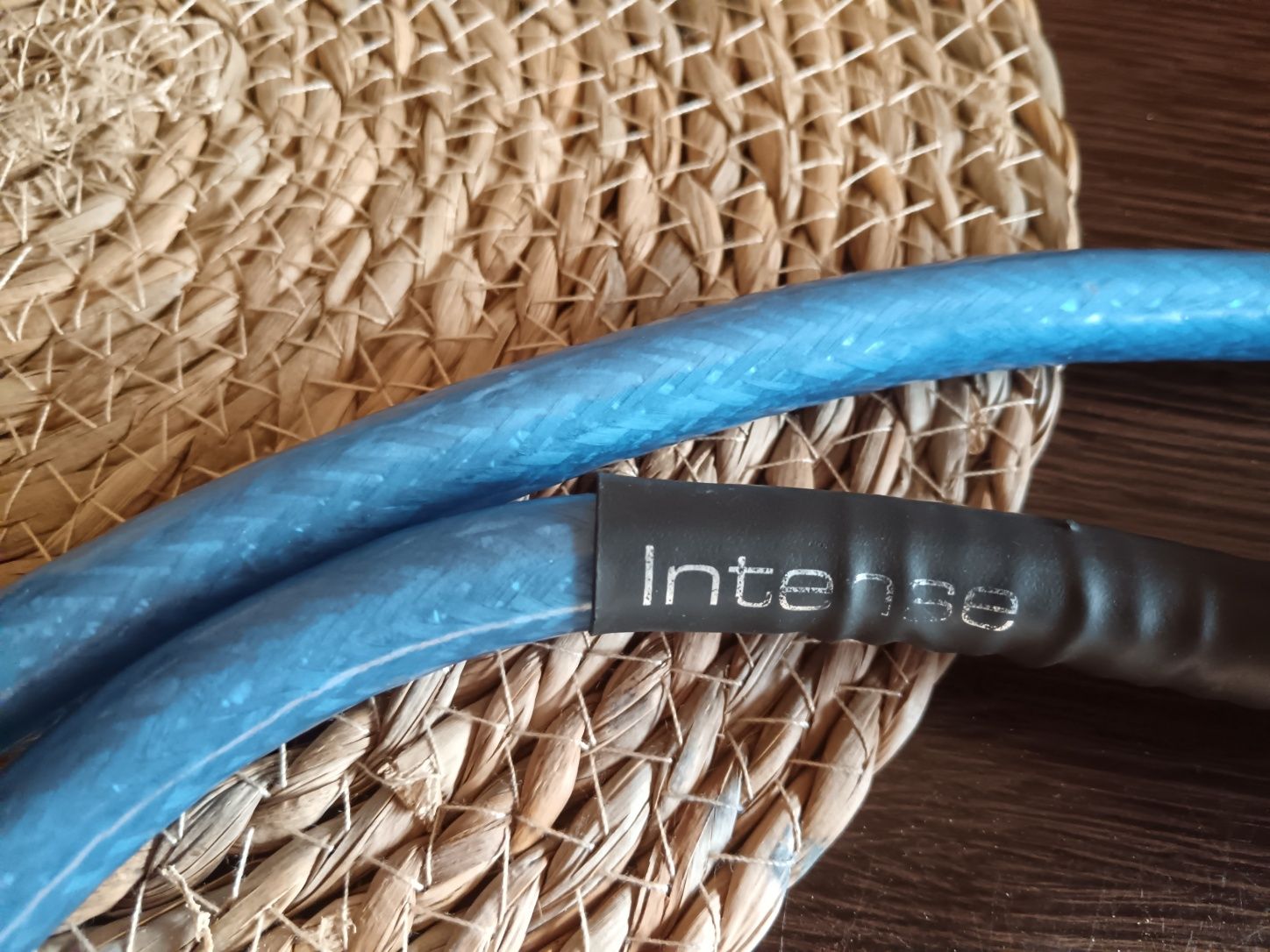 Продам сетевой кабель Isotek Intense