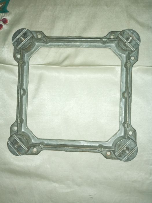 Фланец Рамка крепежа ножек табурета 10мм резьба