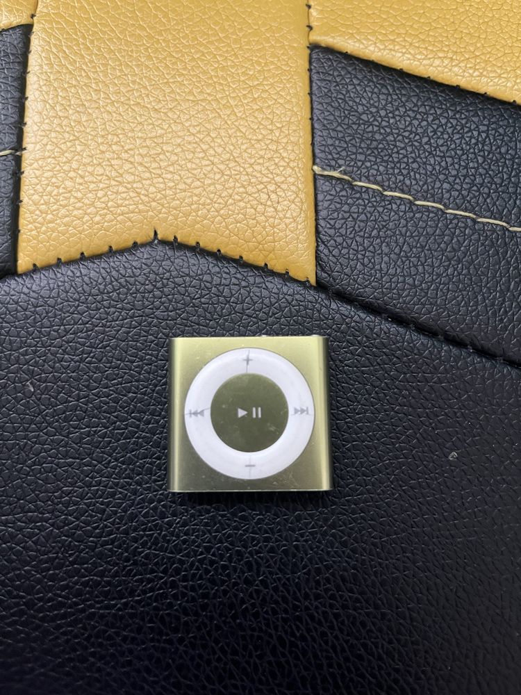 Apple ipod shuffle a1573 2гб