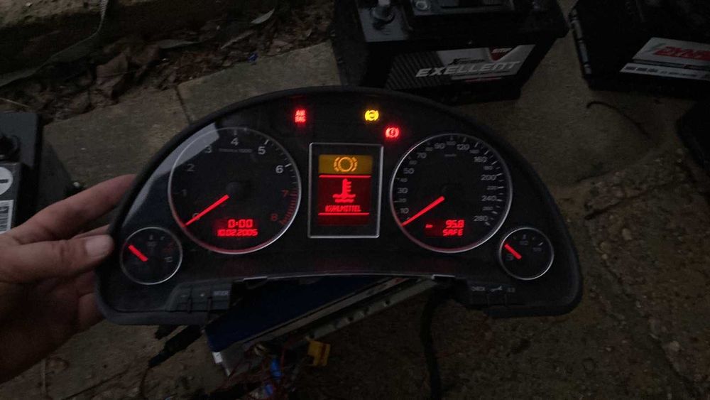 Licznik AUDI A4 B7 2.0 TFSI benzyna sprawny 0.263.626091 / EUROPA