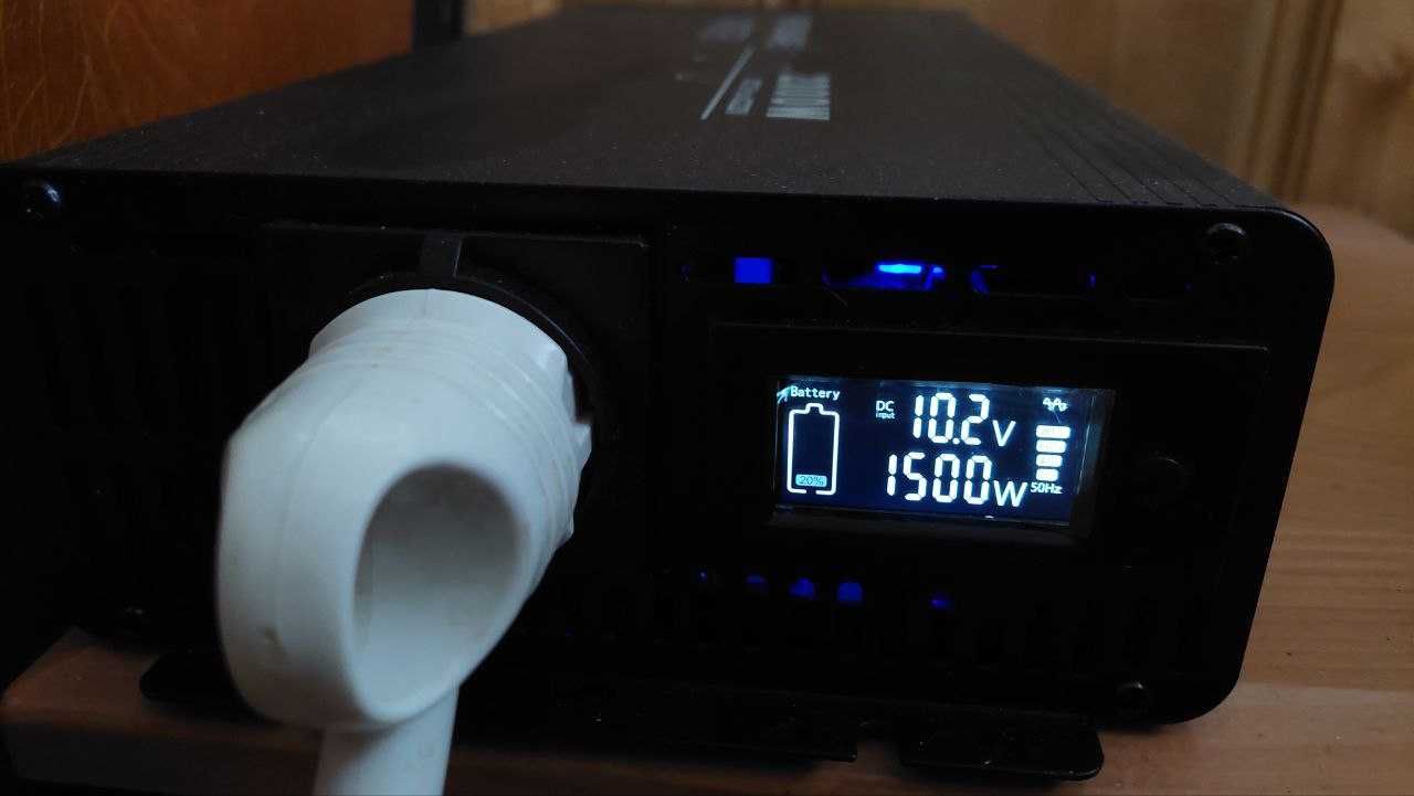 Акция!Инвертор c 12V на 220V 1200W  с чистой синусоидой (Реально 1200