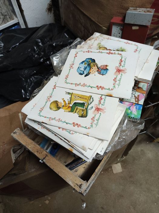 Canetas, cadernos material escolar vintage