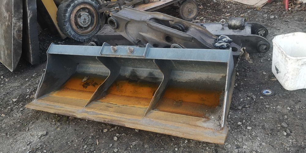 Wysiegnik siłownik łyżka mecalac