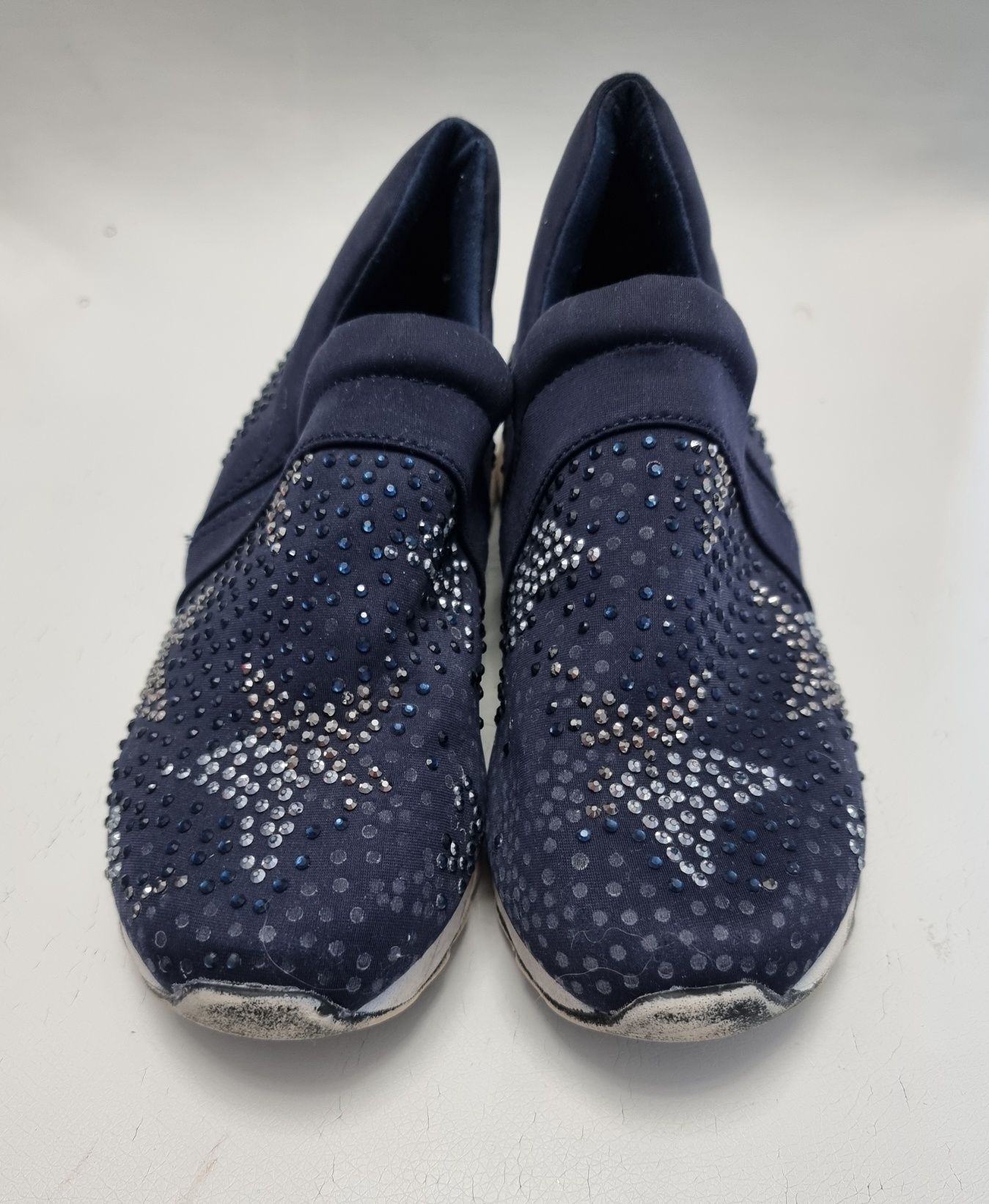 Buty granatowe adidasy dziecięce w gwiazdki rozmiar 34 wkładka 21,5cm